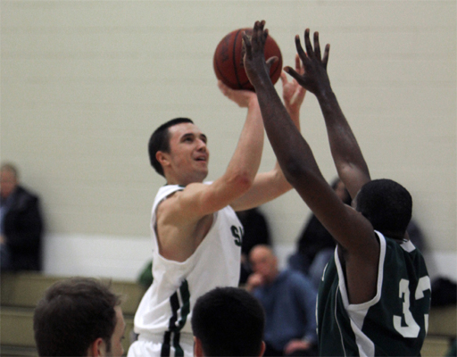 Farbotko's 22 points not enough as Gators fall to CMSV