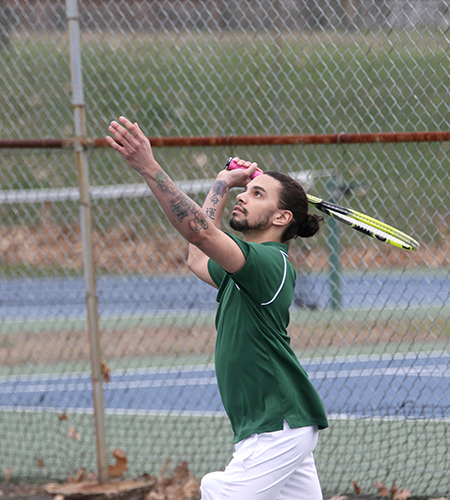 Men's Tennis drops match at Green Mountain