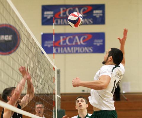 Hawks ground Gators on Friday night in men's volleyball action