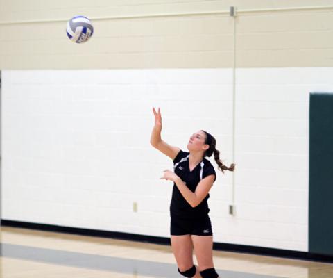 Sage volleyball team opens new season with a pair of wins at Elms Tourney
