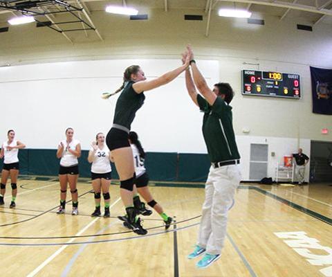 Seniors deliver for Gators as volleyball beats Maritime and FSC