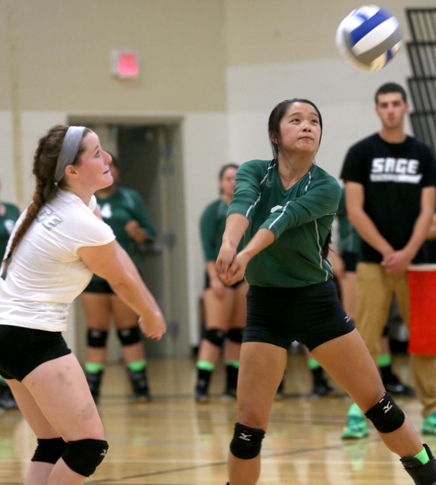 Volleyball splits results on final day of Fall Festival